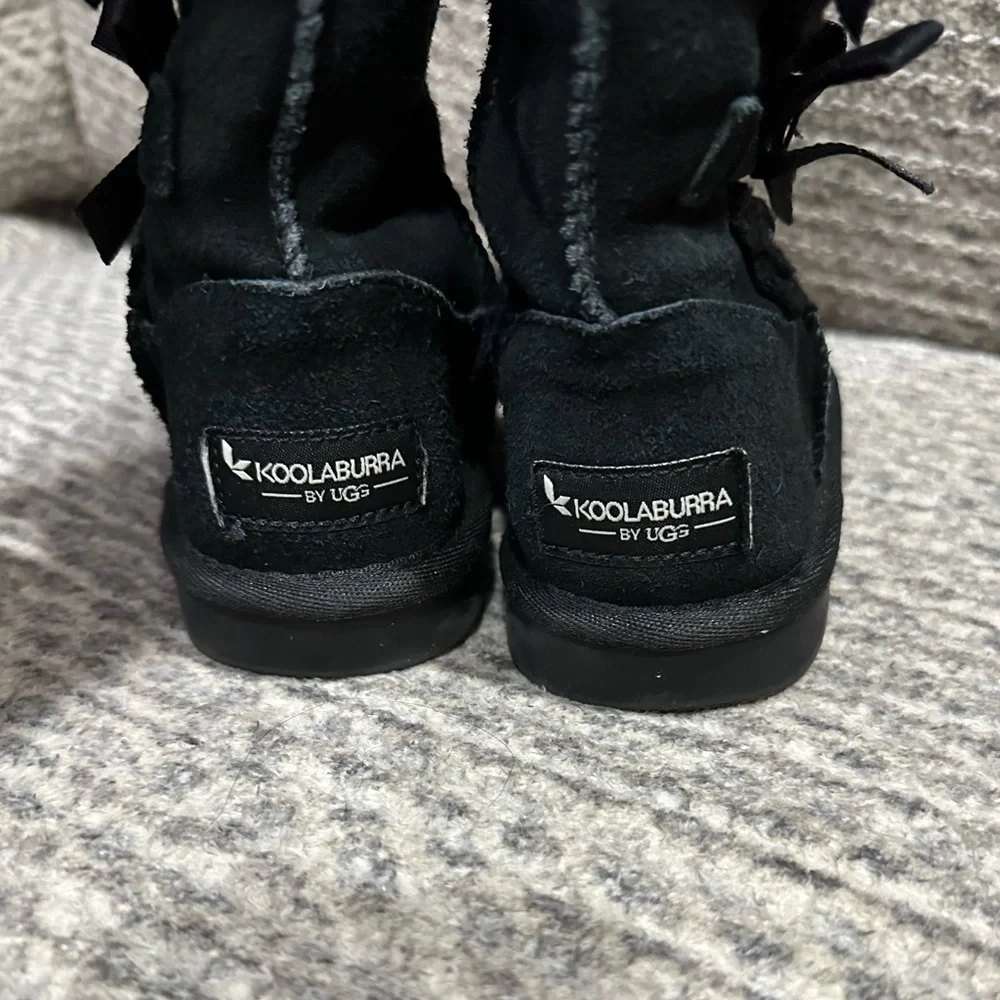 KOOLABURRA BY UGG Little girls black boots with bows, size 12